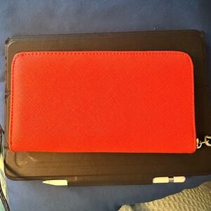 Pretty Steve Madden wristlet/wallet